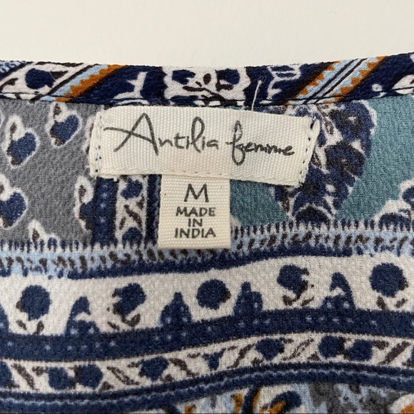 Antilia Femme Split Neck 3/4 Sleeve Tunic Top. Size Medium - Picture 2 of 8